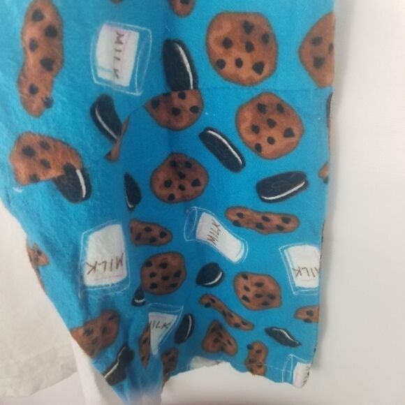 Cute Milk and Cookies Shirt. SIZE L. - Picture 2 of 6